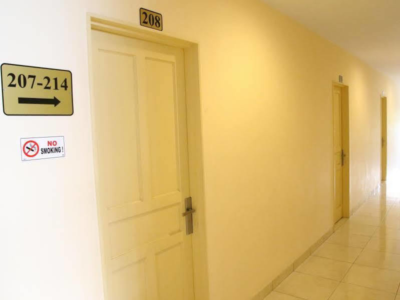 Daya Hotel Макасар Экстерьер фото