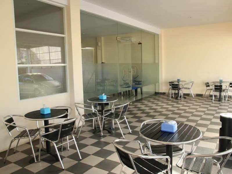 Daya Hotel Макасар Экстерьер фото
